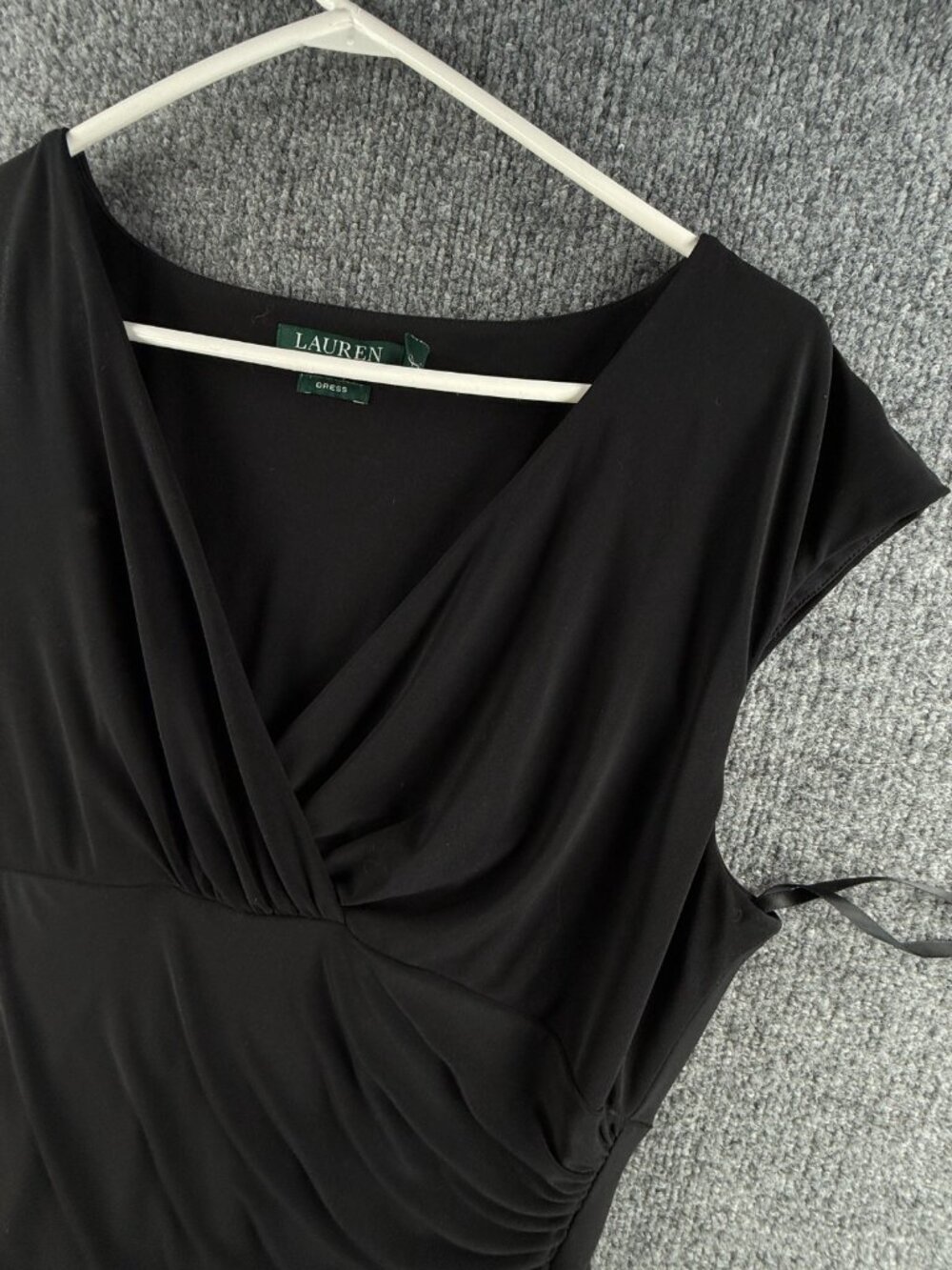 Lauren Ralph Lauren Black Dress Size Women 16 Stretch Sleeveless V Neck Knee - Picture 3 of 16